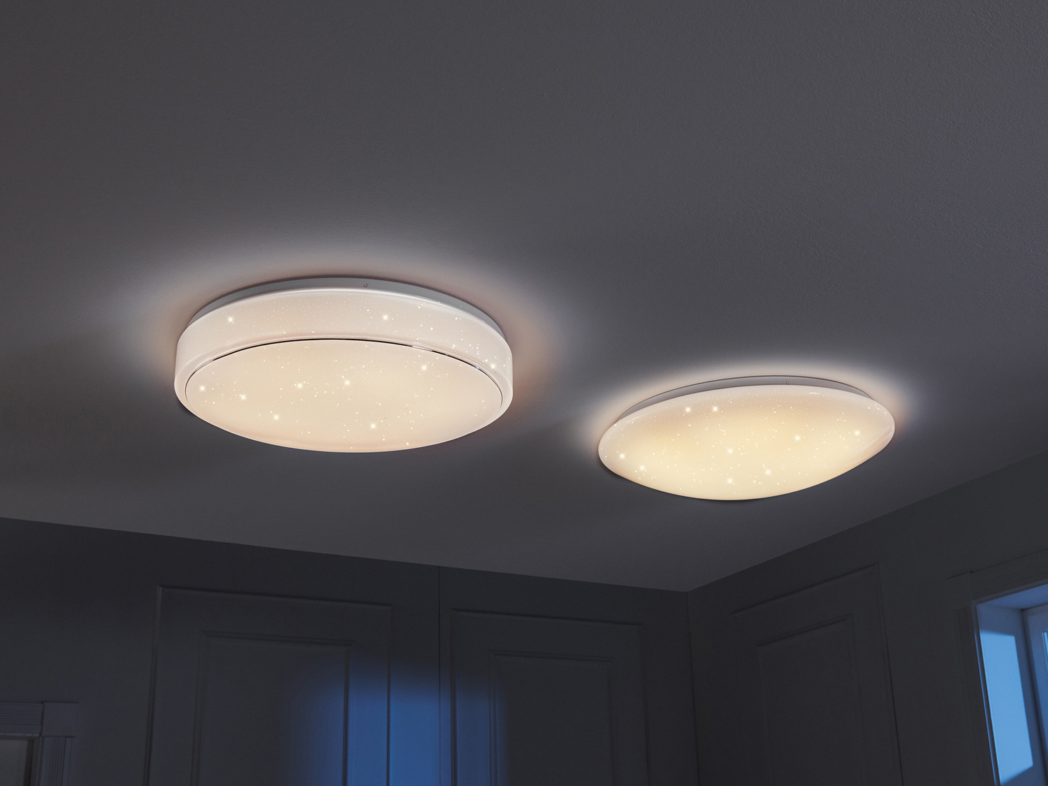 Lampada LED da soffitto Livarno Lux, prezzo 39.99 &#8364; 
- Con effetto cielo ...