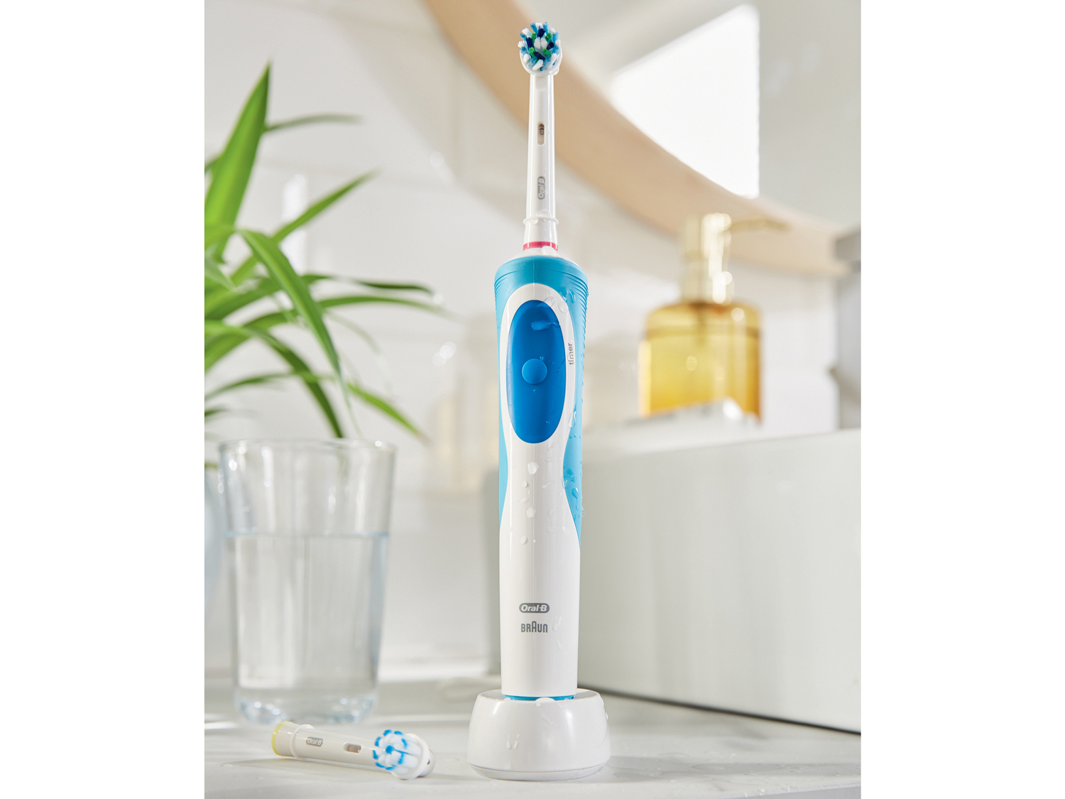 Spazzolino da denti elettrico Oral-b, prezzo 17.99 €
- Ricaricabile con ...