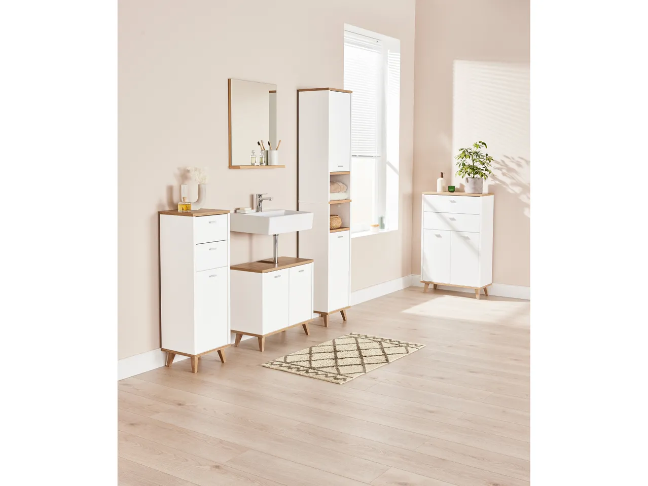 Mobiletto sottolavabo , prezzo 39.99 EUR
Mobiletto sottolavabo
- Con intaglio ...