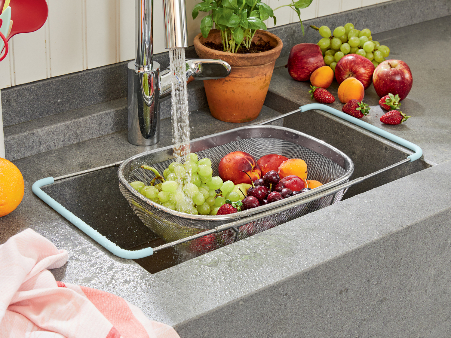 Scolatutto estensibile da lavello Ernesto, prezzo 8.99 €
- In acciaio ...