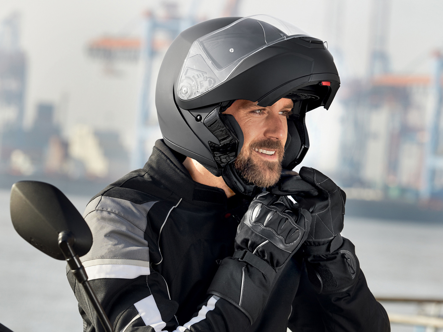 Casco modulare Crivit, prezzo 49.00 €
- Sicurezza certificata secondo la norma ...