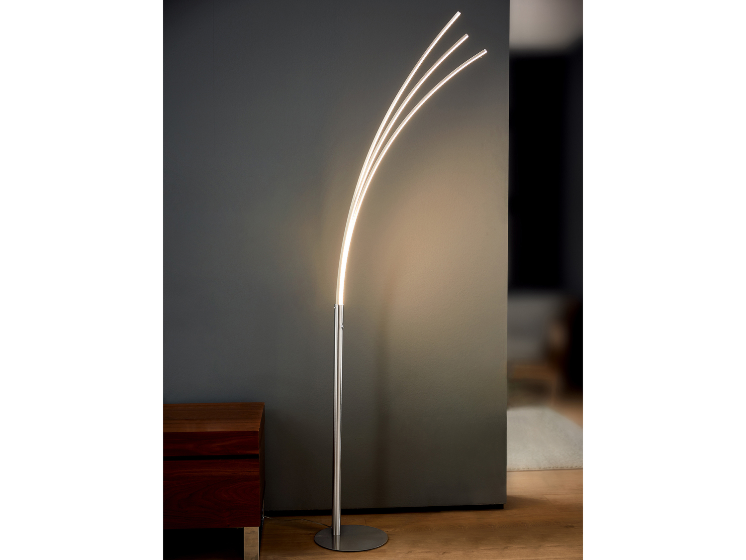 Piantana LED Livarno Lux, prezzo 49.00 €
- Dimmerabile in modo continuo
- ...