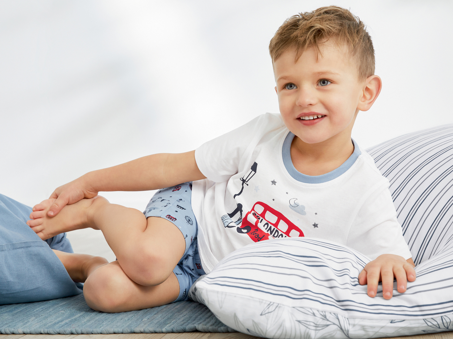 Pigiama corto da bambino Lupilu, prezzo 3.99 €
Misure: 1-6 anni
Taglie ...