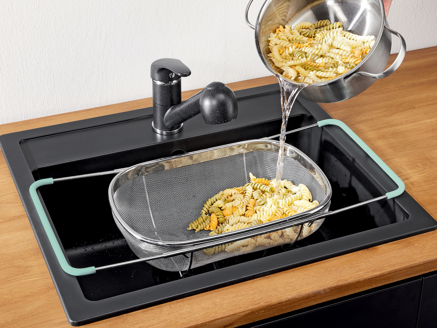 Scolatutto estensibile da lavello Ernesto, prezzo 7.99 €
- Lavabile in ...