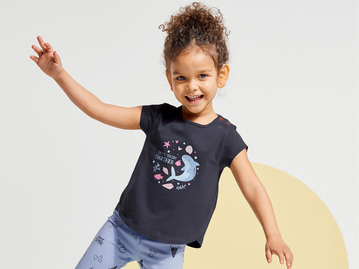 Leggings da bambina Lupilu, prezzo 5.99 €
3 pezzi - Misure: 1-6 anni
Taglie ...