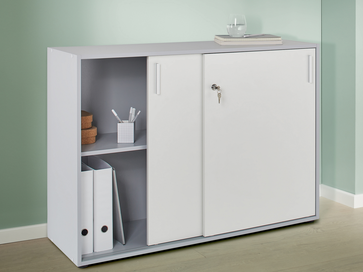Mobiletto per ufficio con ante scorrevoli Livarno Living, prezzo 59.00 €
- Ripiani ...