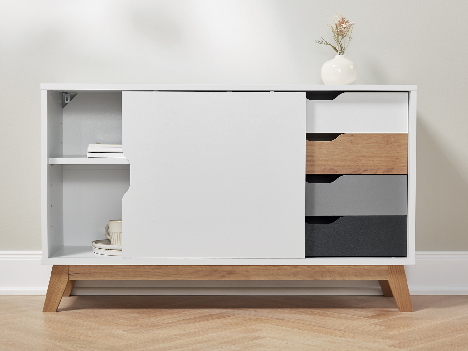 Credenza Livarno, prezzo 89.00 €
- Con anta scorrevole e 4 cassetti
- ...