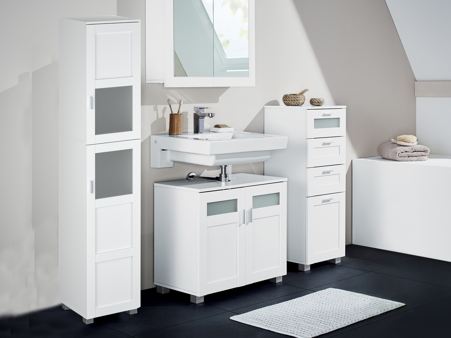 Cassettiera per il bagno Livarno, prezzo 59.00 €
- Materiale di montaggio incluso
- ...