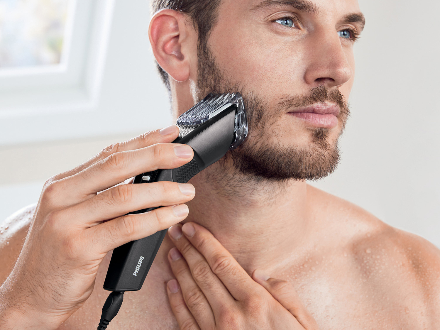 Regolacapelli Philips, prezzo 19.99 € 
- Con lame autofilettanti
- 13 impostazioni ...