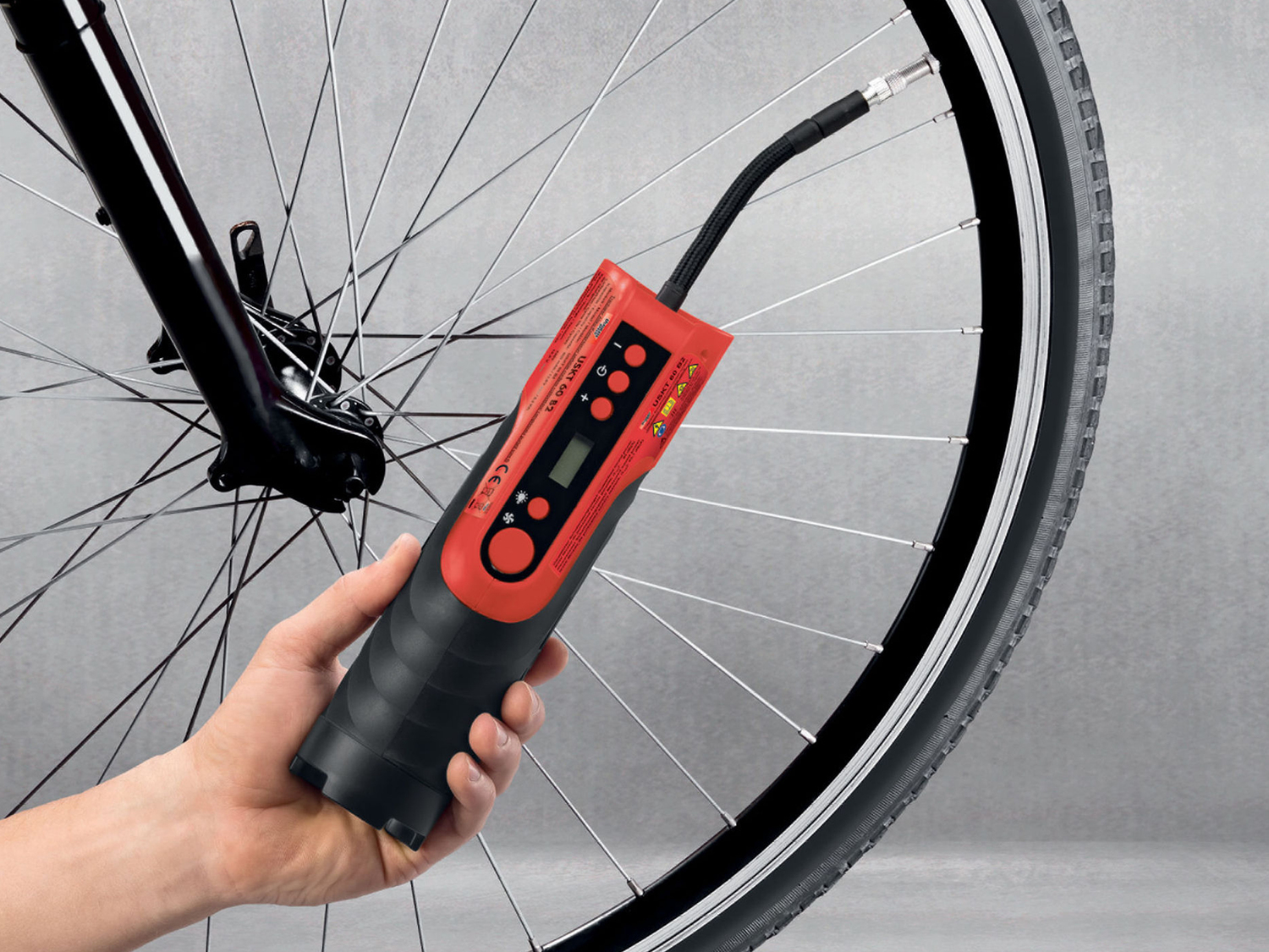 Compressore portatile Ultimate Speed, prezzo 34.99 € 
- Aria compressa regolabile ...