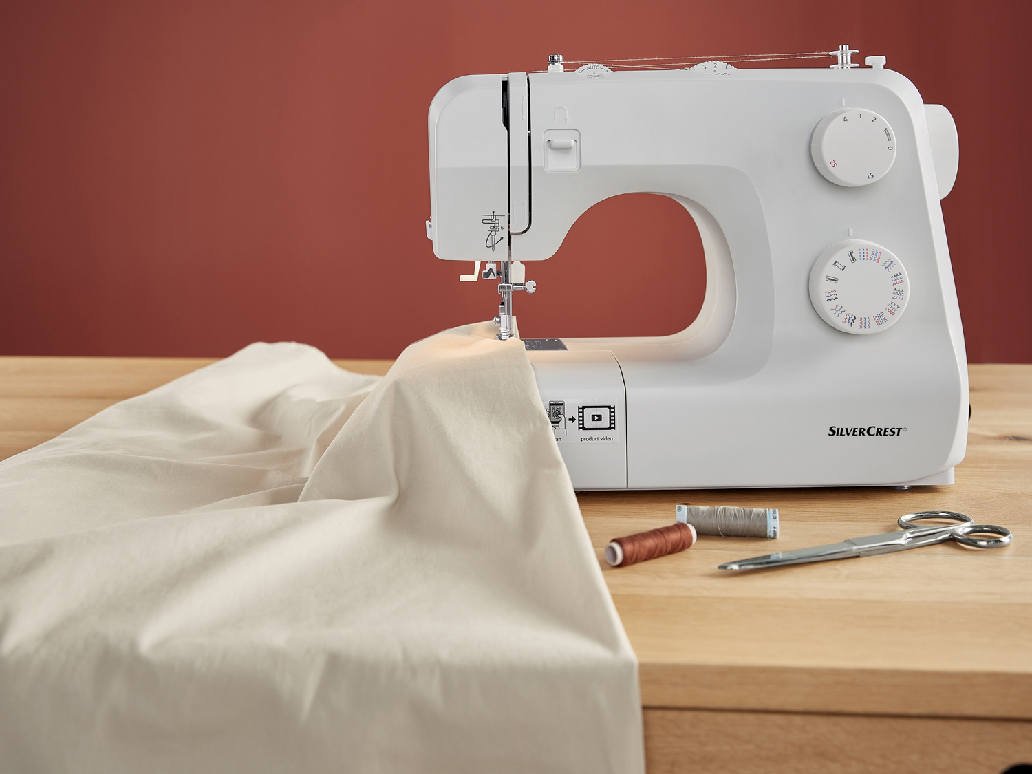 Macchina da cucire Silvercrest, prezzo 89.00 €
- Con 33 funzioni di cucitura
- ...