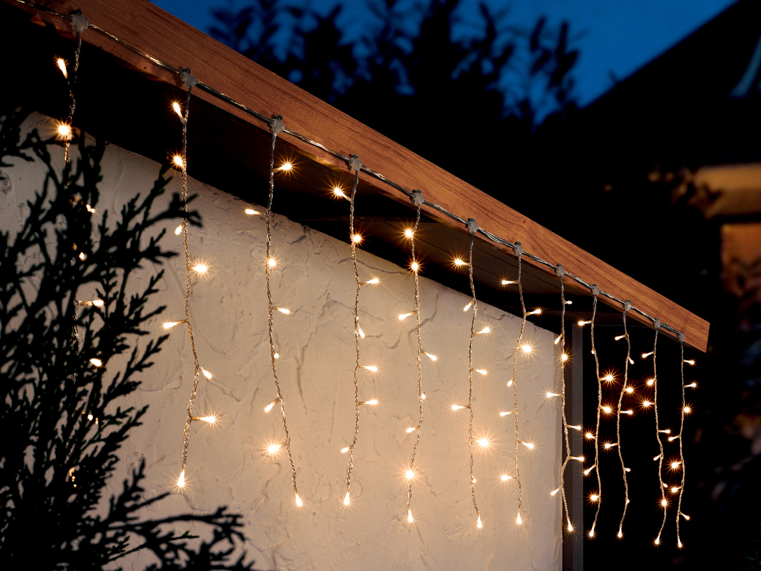 Tenda o rete luminosa a LED Livarno, prezzo 9.99 €
- Per ambienti interni ed ...