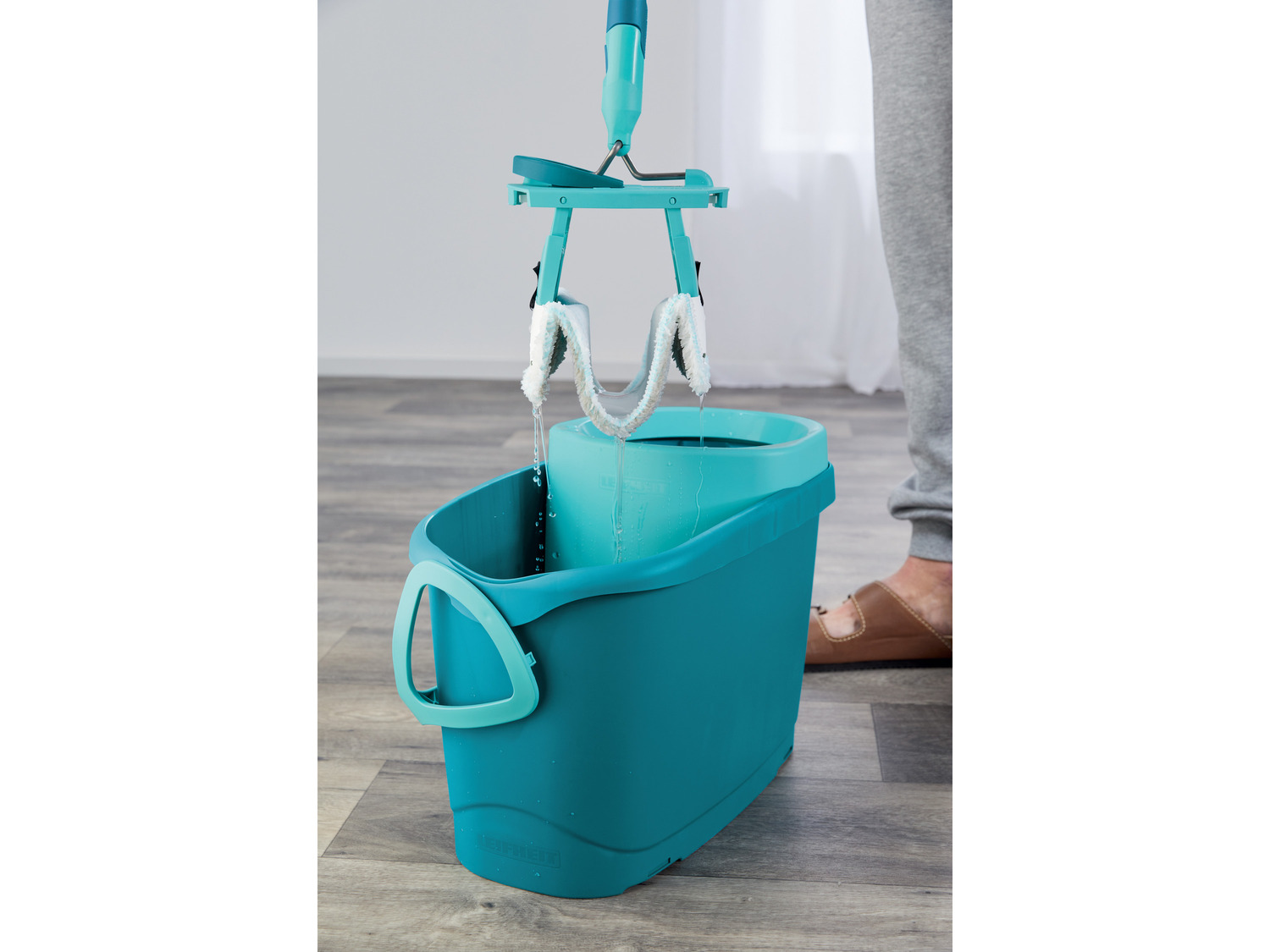 Set pulizia Leifheit, prezzo 29.99 €
- -25%
- Altezza: 109-140 cm
- Rotazione: ...