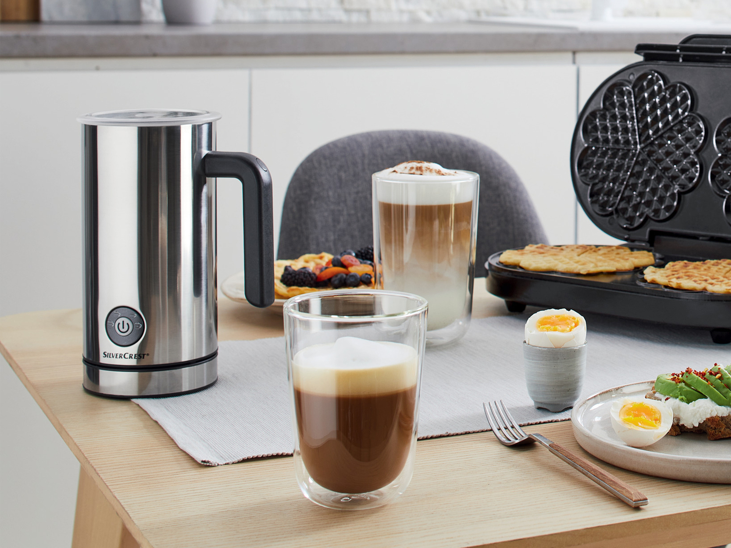 Montalatte elettrico Silvercrest Kitchen Tools, prezzo 19.99 €
- Consistenza ...