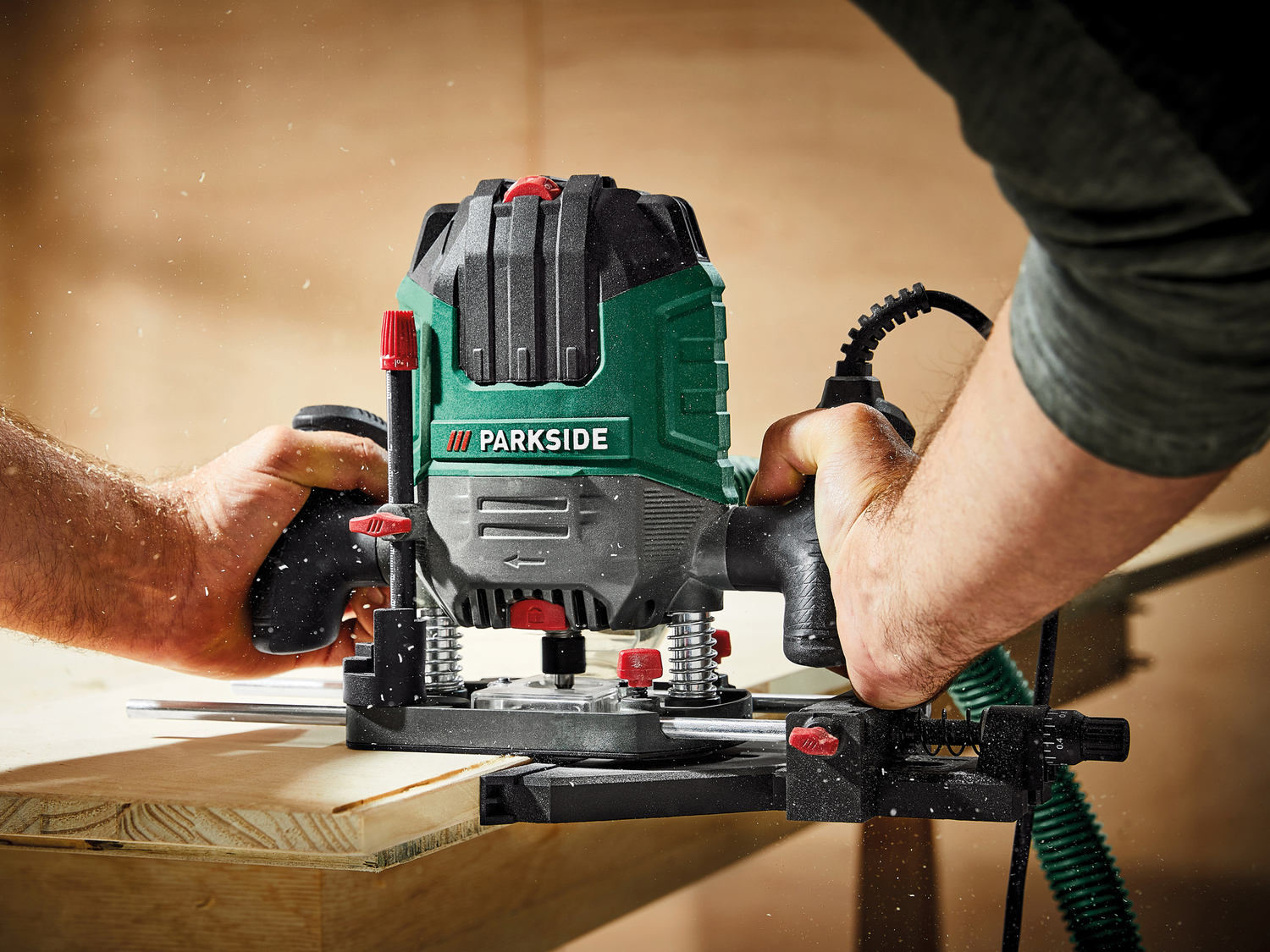 Fresatrice verticale Parkside, prezzo 39.99 €
- Battuta di profondità ...