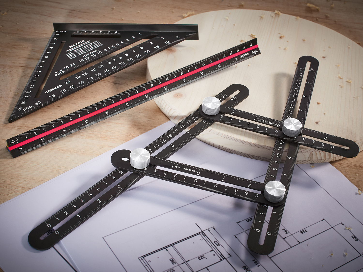 Righello multiangolo, scalimetro o squadra Parkside, prezzo 4.99 €
- ...