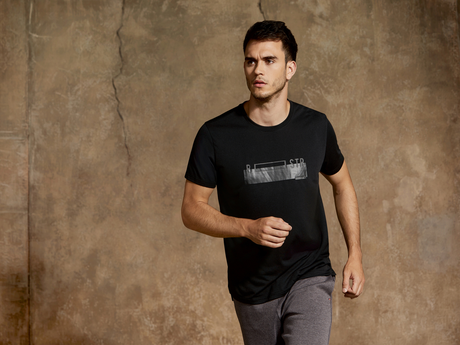 T-shirt sportiva da uomo Crivit, prezzo 4.99 €
Misure: M-XL
Taglie disponibili
Caratteristiche
- ...