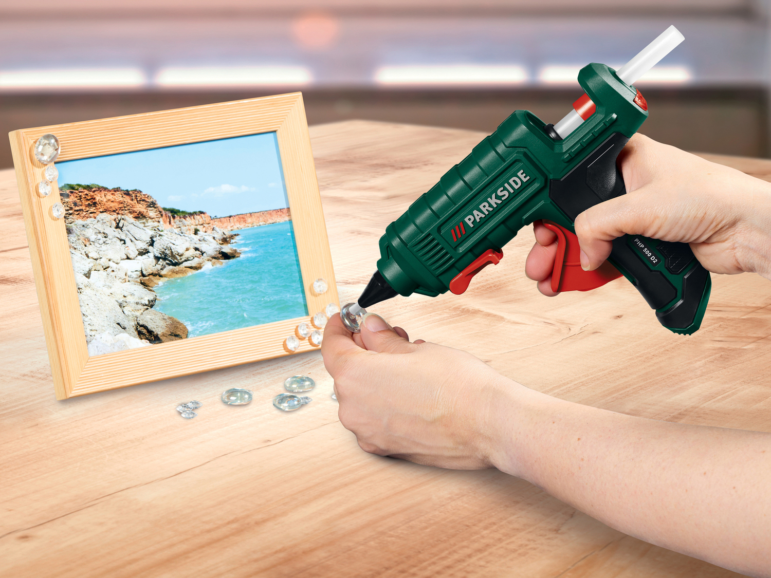 Pistola per colla a caldo Parkside, prezzo 11.99 €
- Utilizzo con o senza cavo
- ...