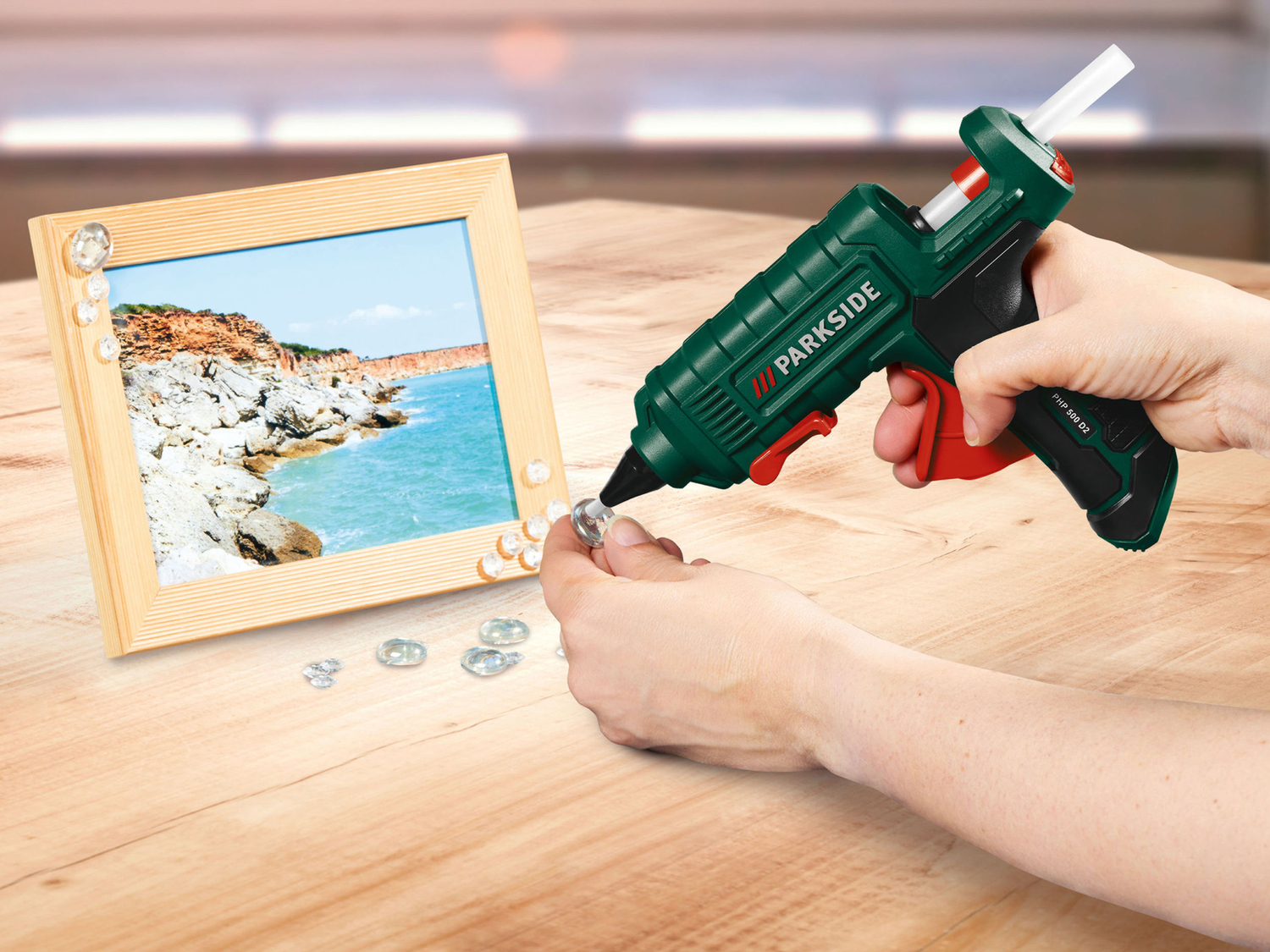 Pistola per colla a caldo Parkside, prezzo 12.99 &#8364; 
- Archetto ribaltabile ...