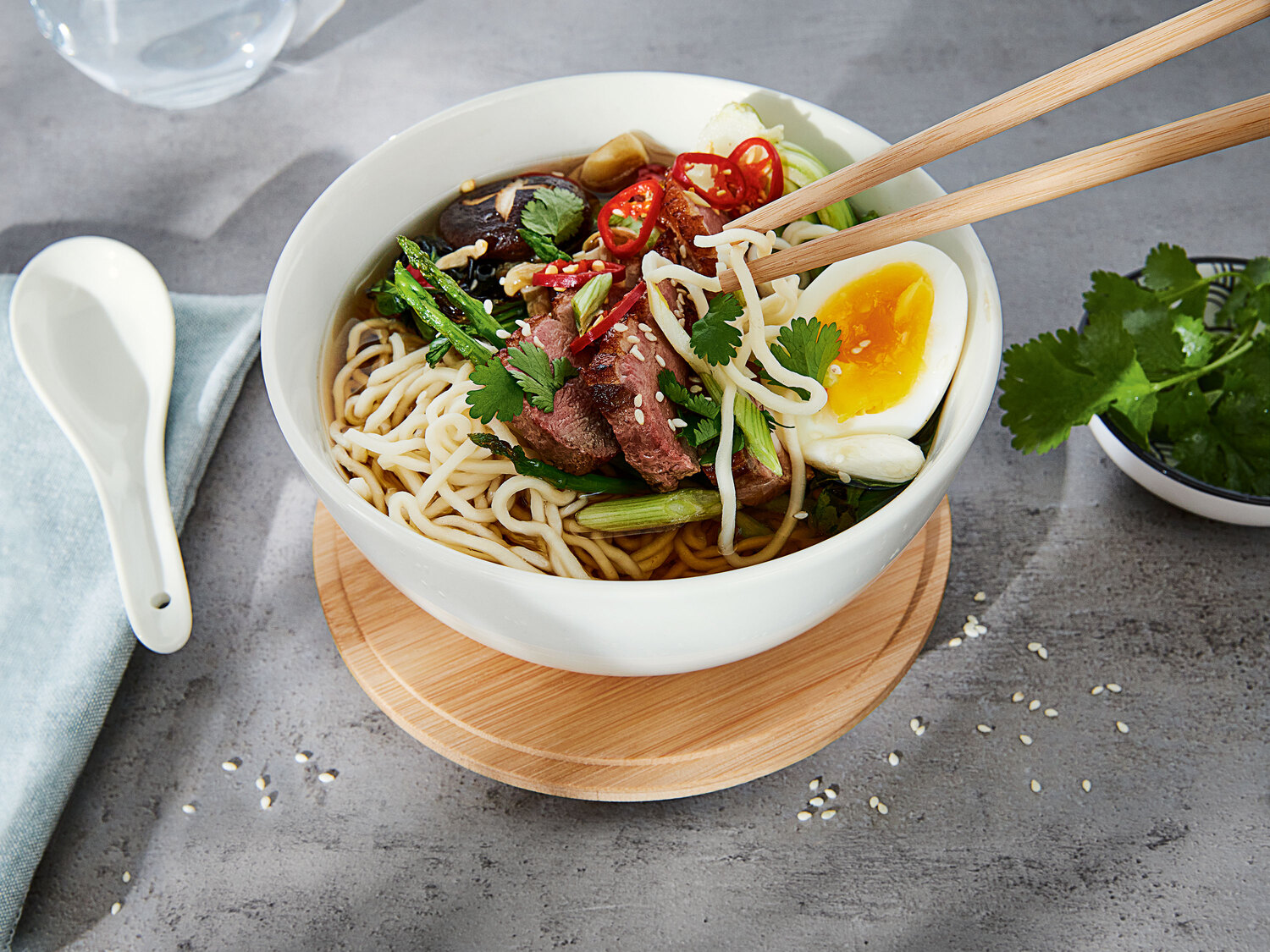 Set per ramen Ernesto, prezzo 9.99 €
5 pezzi
- Composto da:
- Ciotola ...