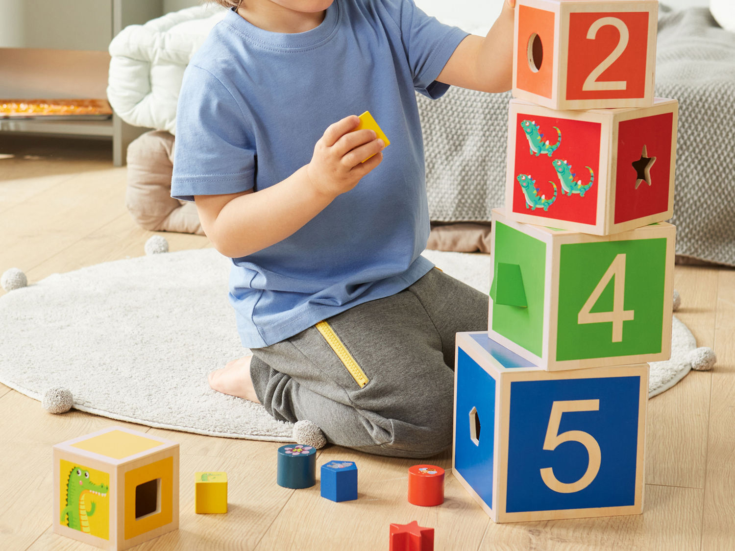 Gioco ad incastro in legno Playtive, prezzo 11.99 €
A scelta tra
- Dadi ...