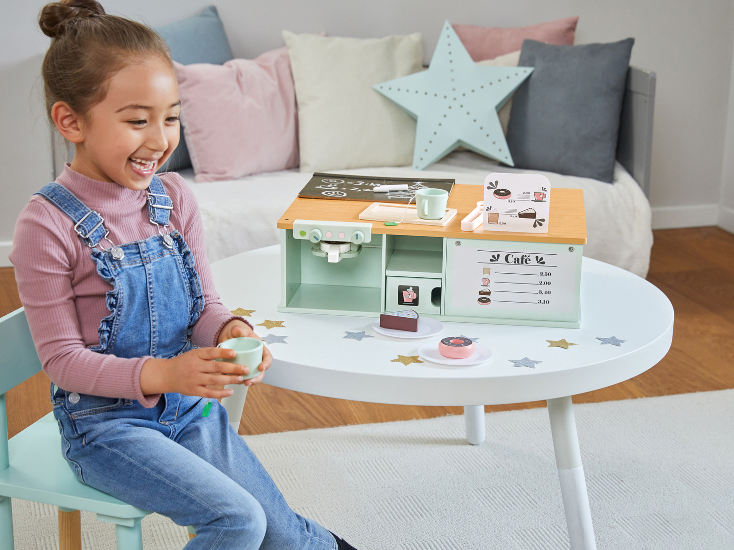 Mini bancarella, caffetteria o cucina in legno Playtive, prezzo 34.99 € ...