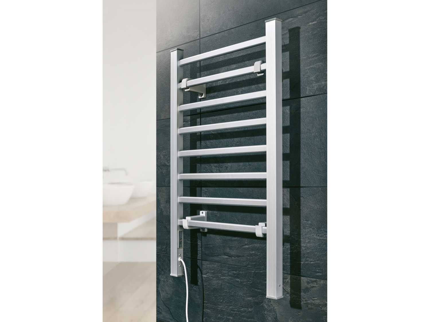 Termoarredo elettrico Silvercrest, prezzo 49.00 €
- Interruttore ON/OFF
- ...