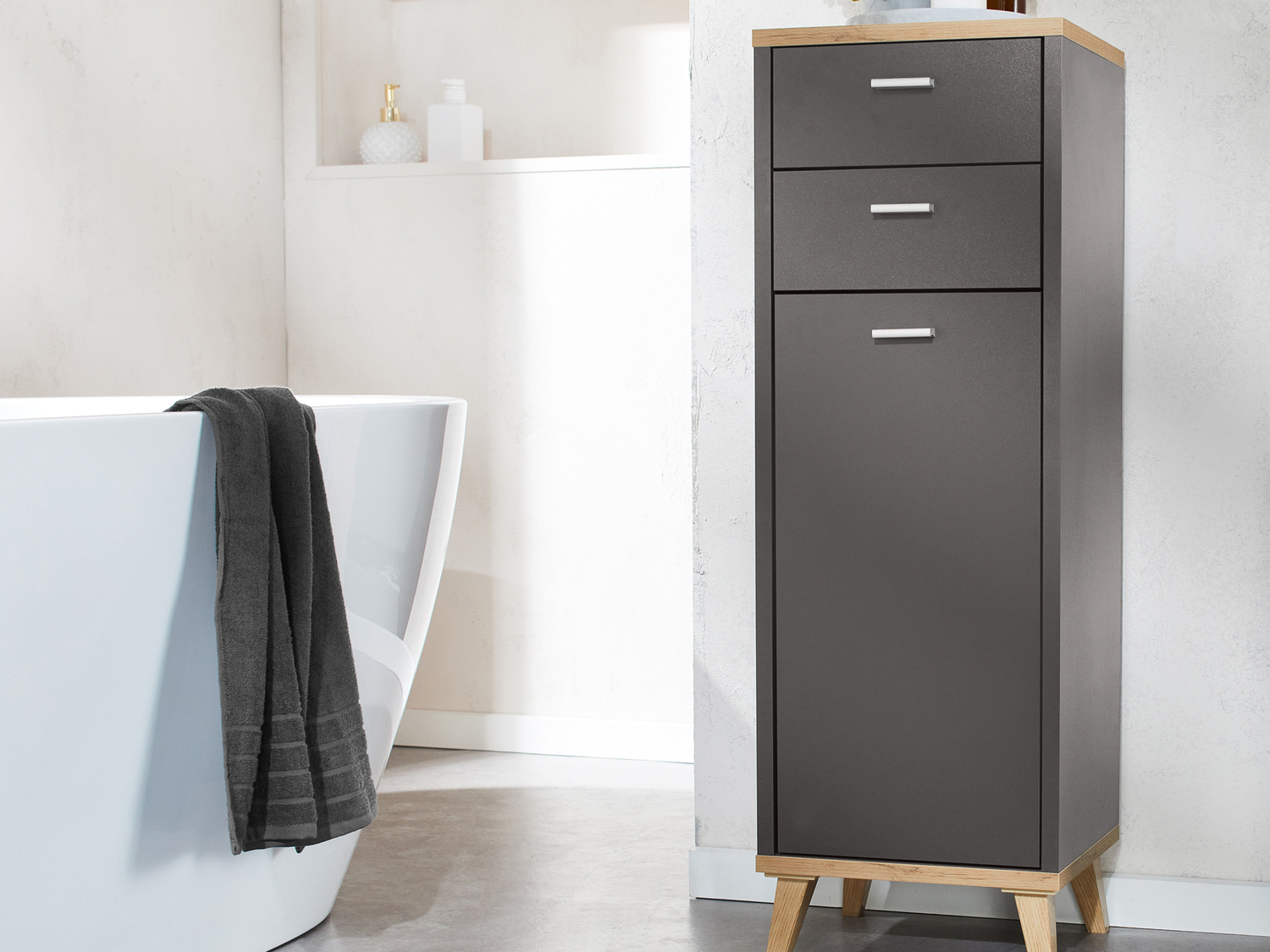 Mobiletto da bagno con 1 anta e 2 cassetti Livarno, prezzo 59.00 €
Caratteristiche
- ...
