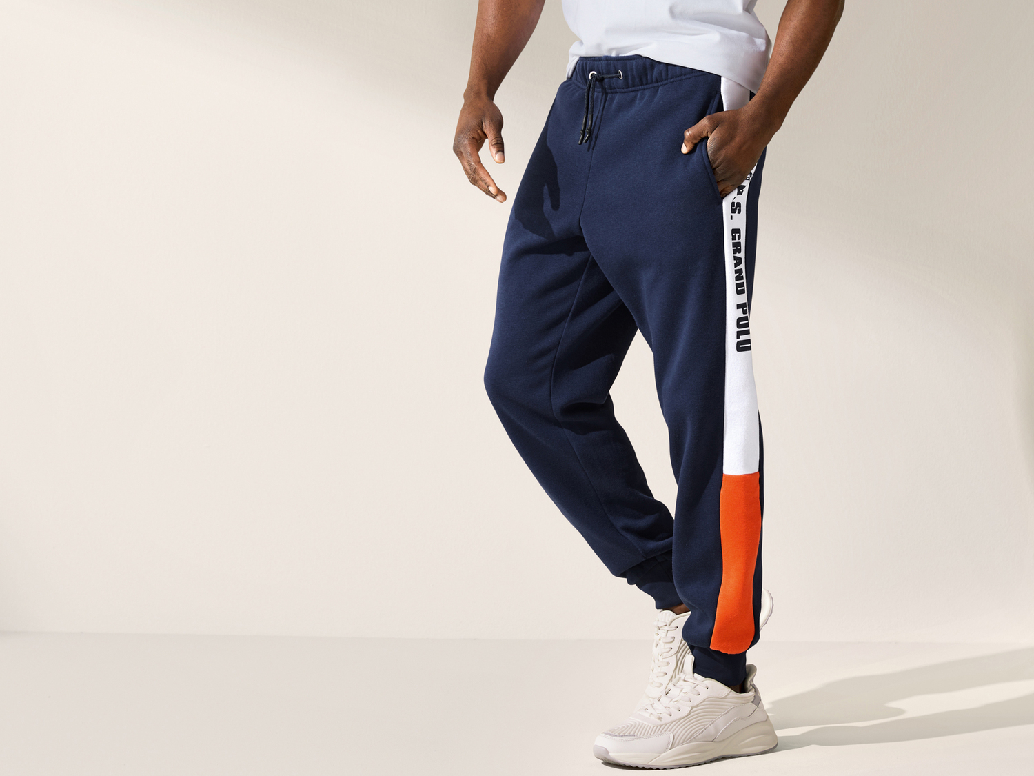 Pantaloni sportivi da uomo Livergy-arancione, prezzo 12.99 €
Misure: ...