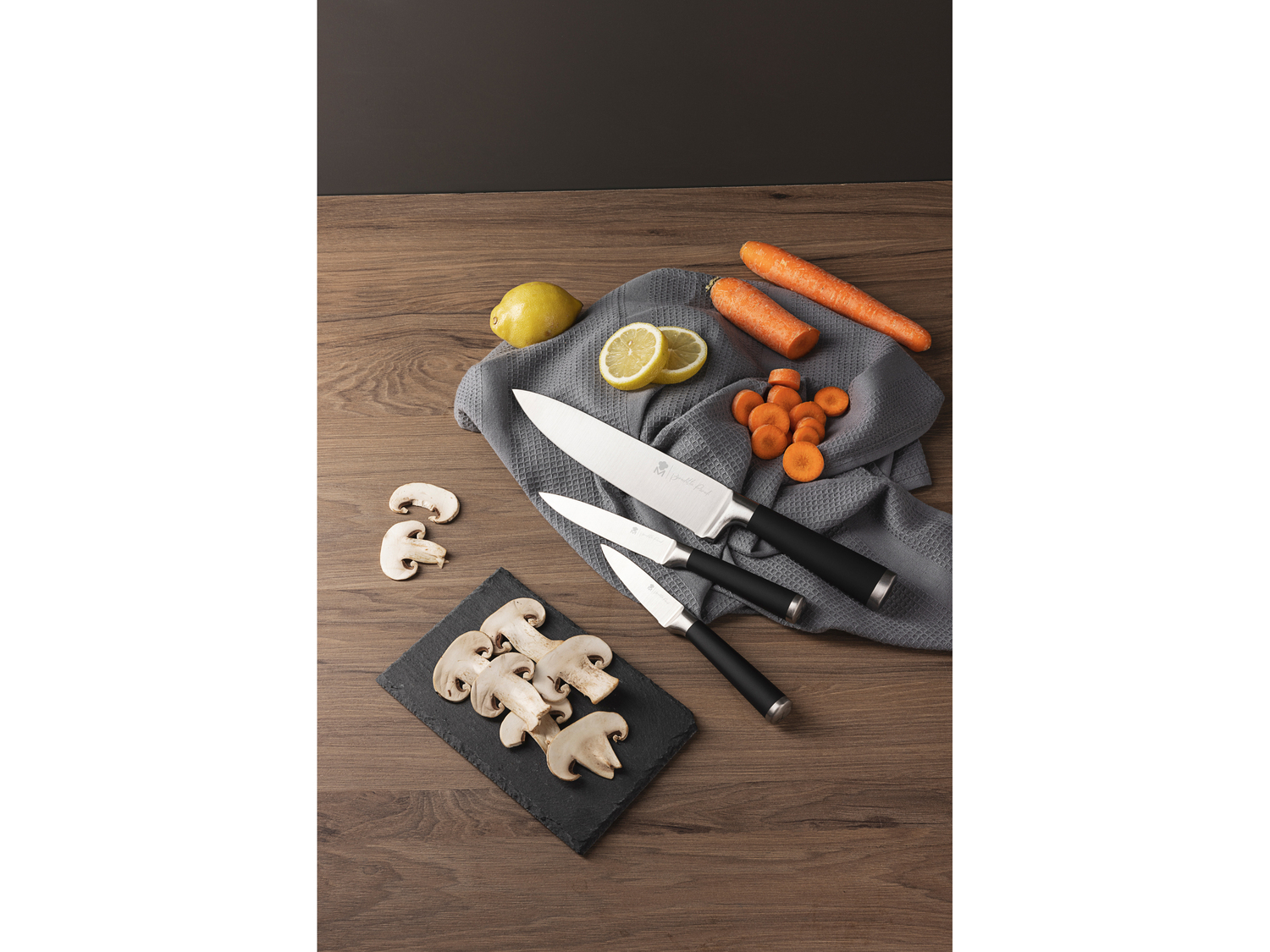 Set coltelli Masterpro, prezzo 19.99 €
3 pezzi
- Coltello chef, coltello ...