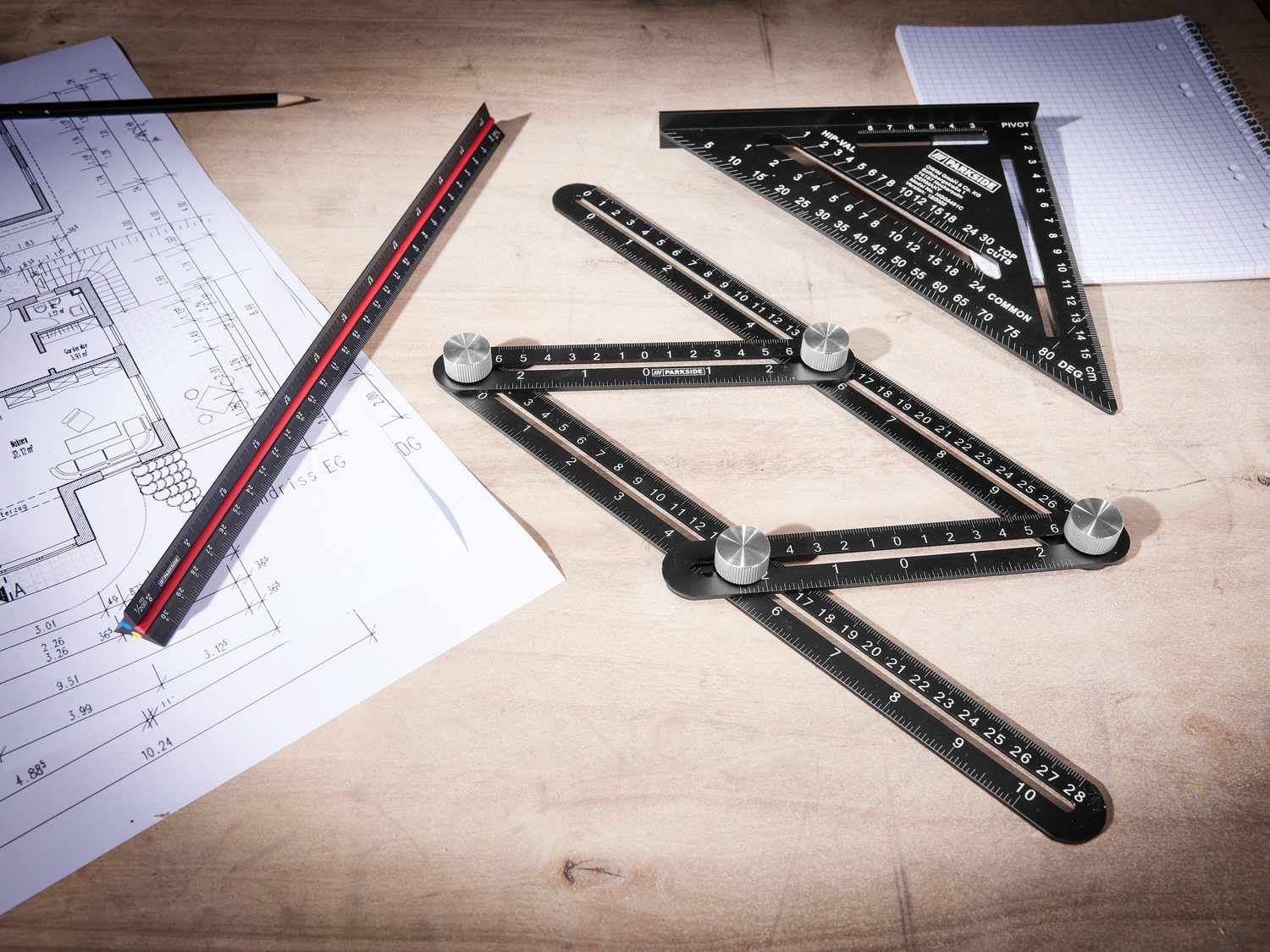 Righello multiangolo, scalimetro o squadra Parkside, prezzo 5.99 &#8364; 
Righello ...