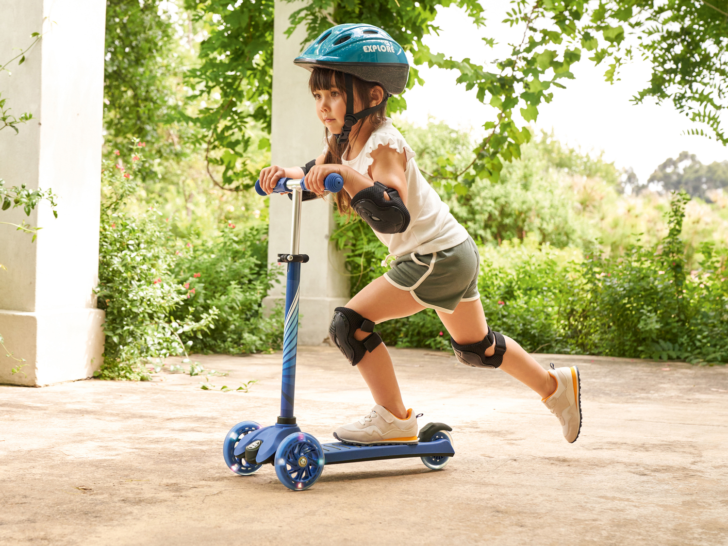 Monopattino a tre ruote LED per bambini Playtive, prezzo 29.99 €
- 27,5 ...