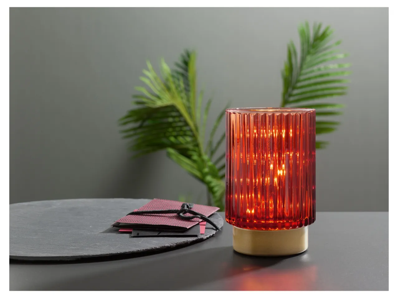 Lampada LED da tavolo , prezzo 7.99 EUR
Lampada LED da tavolo
- Funzionamento ...