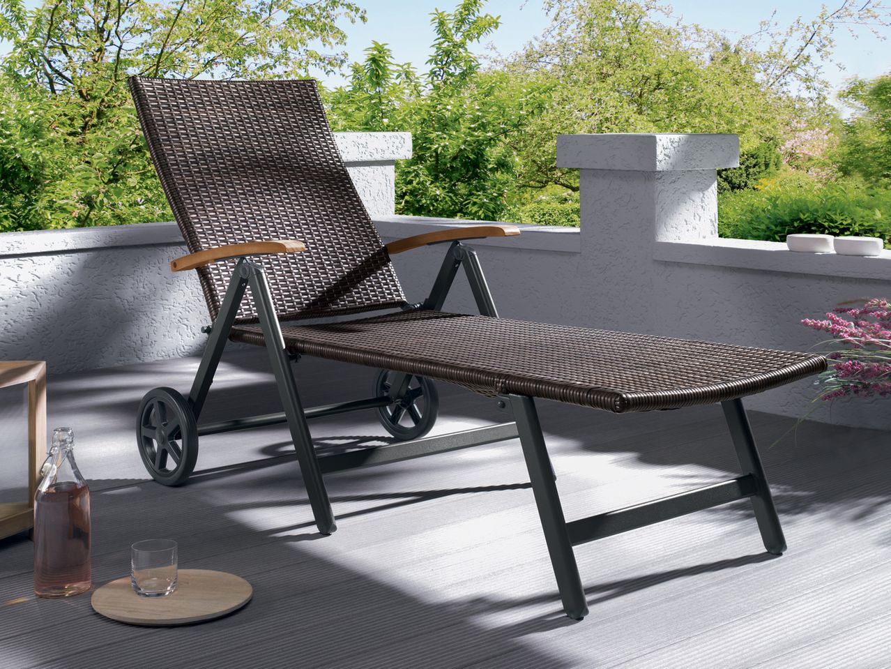 Lettino sdraio da giardino con rotelle , prezzo 99 EUR 
Lettino sdraio da giardino ...