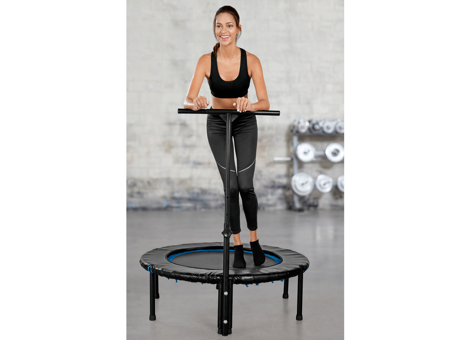 Trampolino con manico a T Crivit, prezzo 89.00 €
- DVD per esercizi incluso
- ...