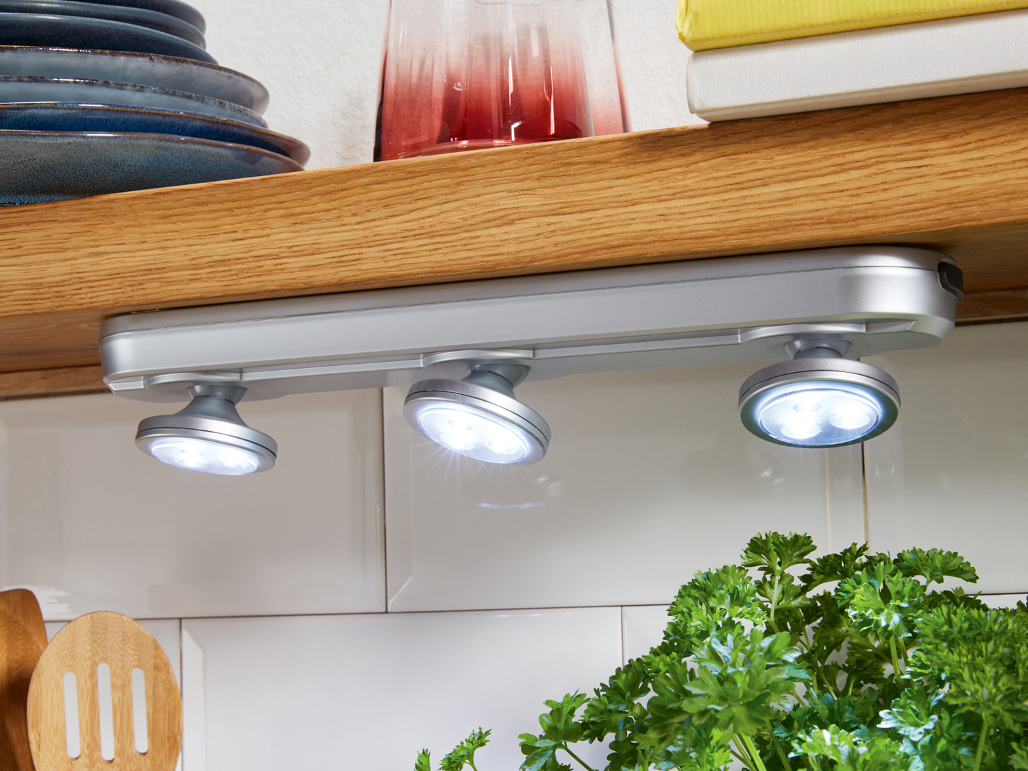 Lampada sottopensile a LED Livarno Lux, prezzo 4.99 €
- Funzionamento ...