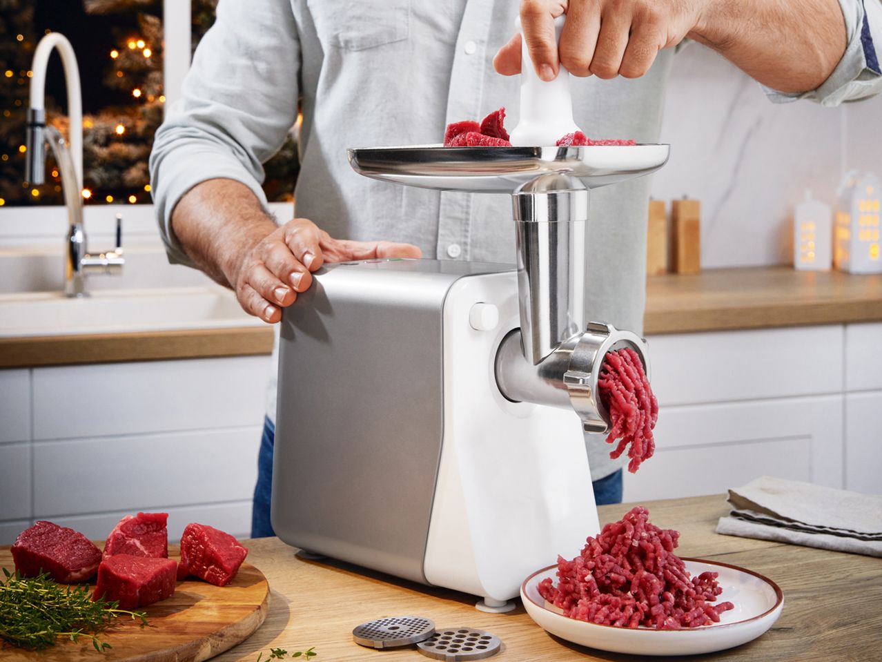 Tritacarne / passapomodoro elettrico , prezzo 49 EUR
Tritacarne / passapomodoro ...