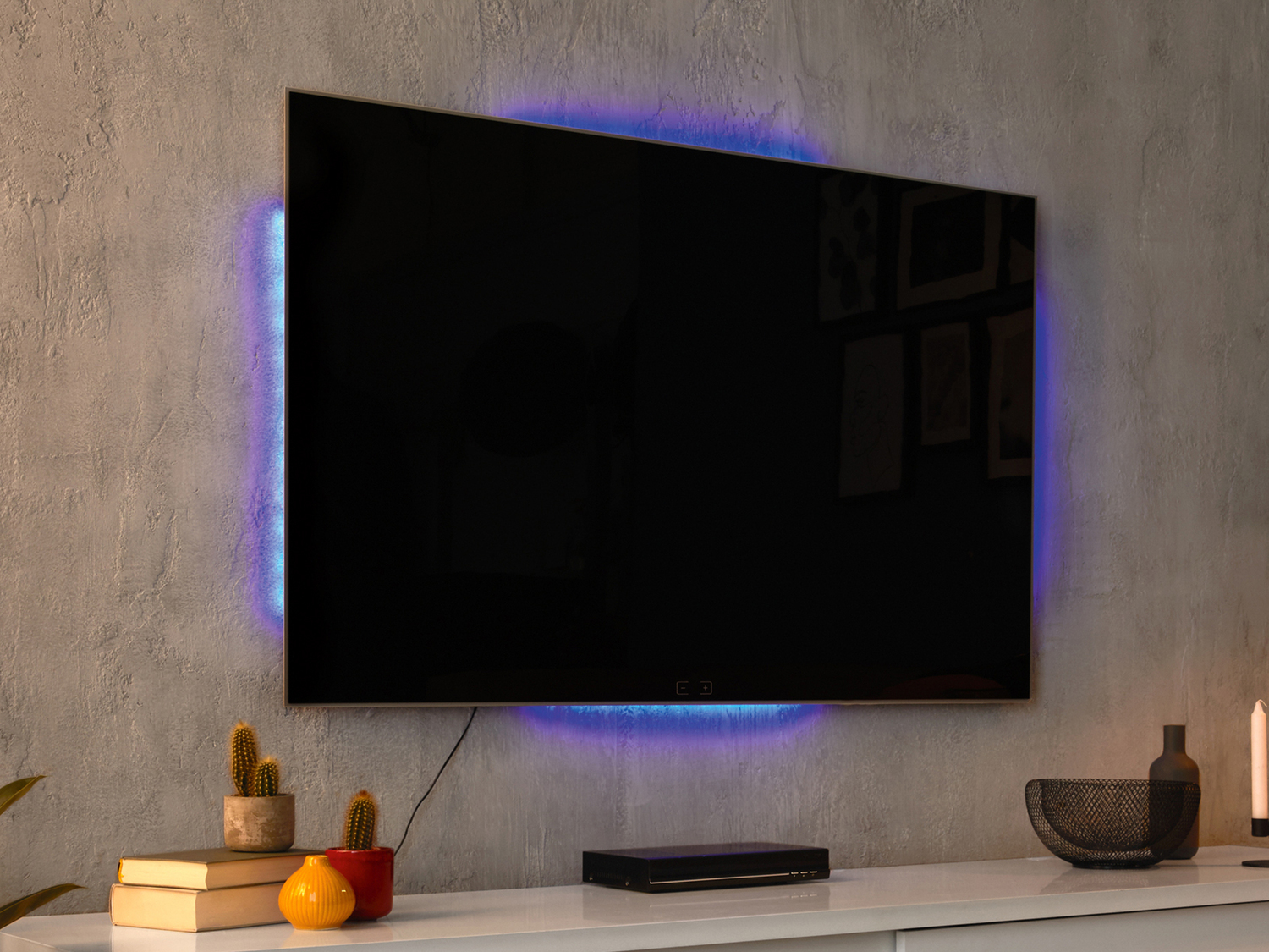 Striscie LED per retroilluminazione TV Livarno Lux, prezzo 8.99 €
4 x 50 cm ...
