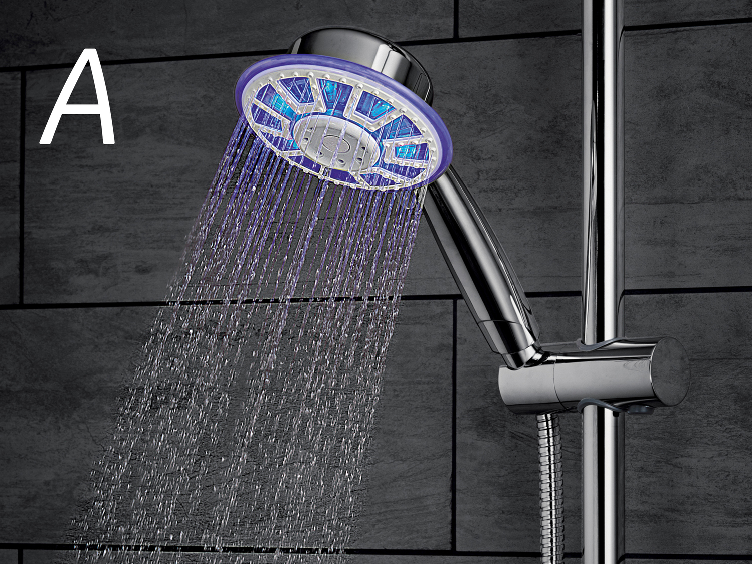 Doccetta a LED Miomare, prezzo 9.99 €
- 6 LED e corpo cromato con ugelli ...