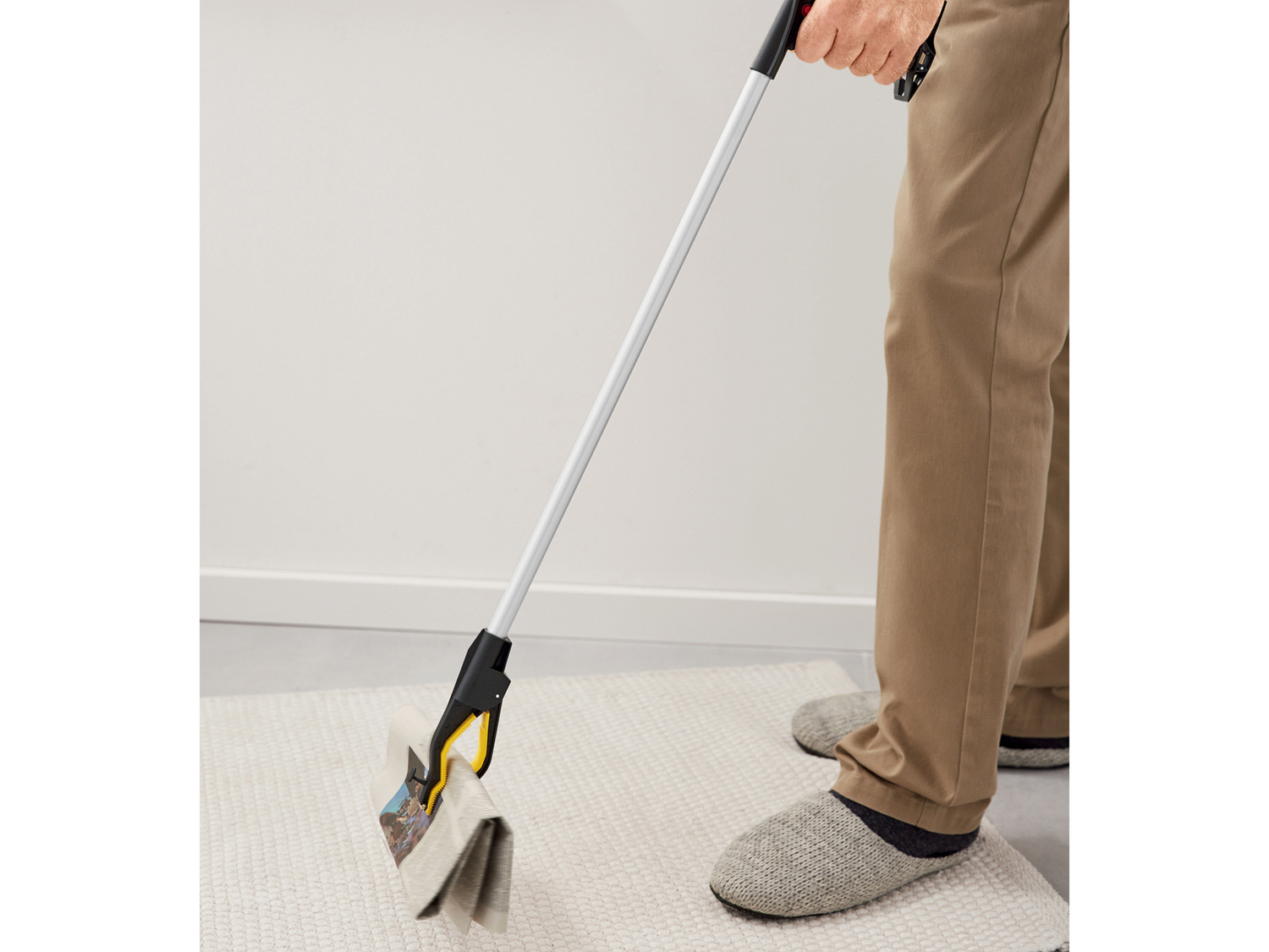 Pinza raccogli oggetti o bastone telescopico da passeggio Ridder, prezzo 4.99 € ...