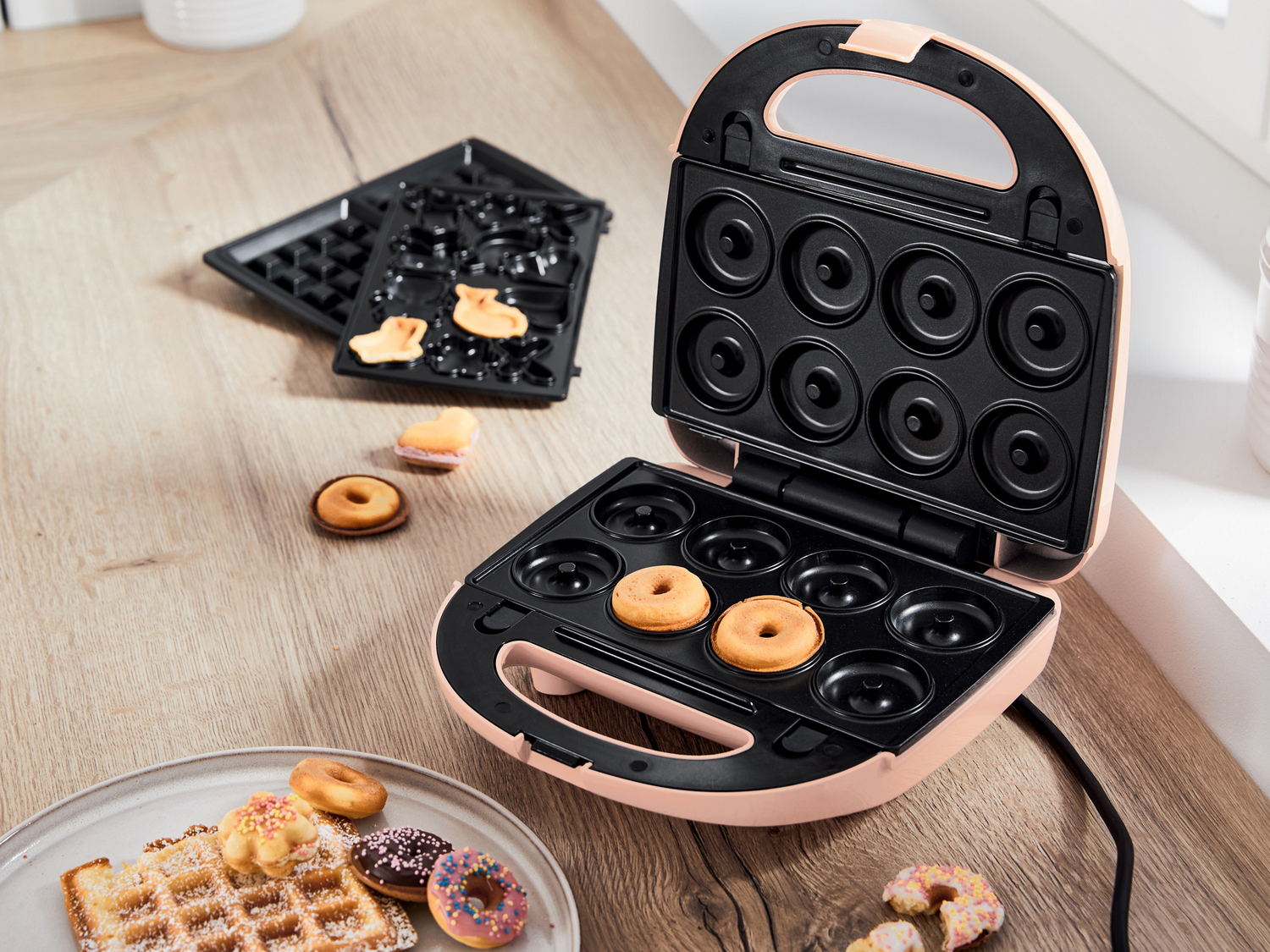 Piastra per waffel Silvercrest Kitchen Tools, prezzo 19.99 €
- Con 3 ...