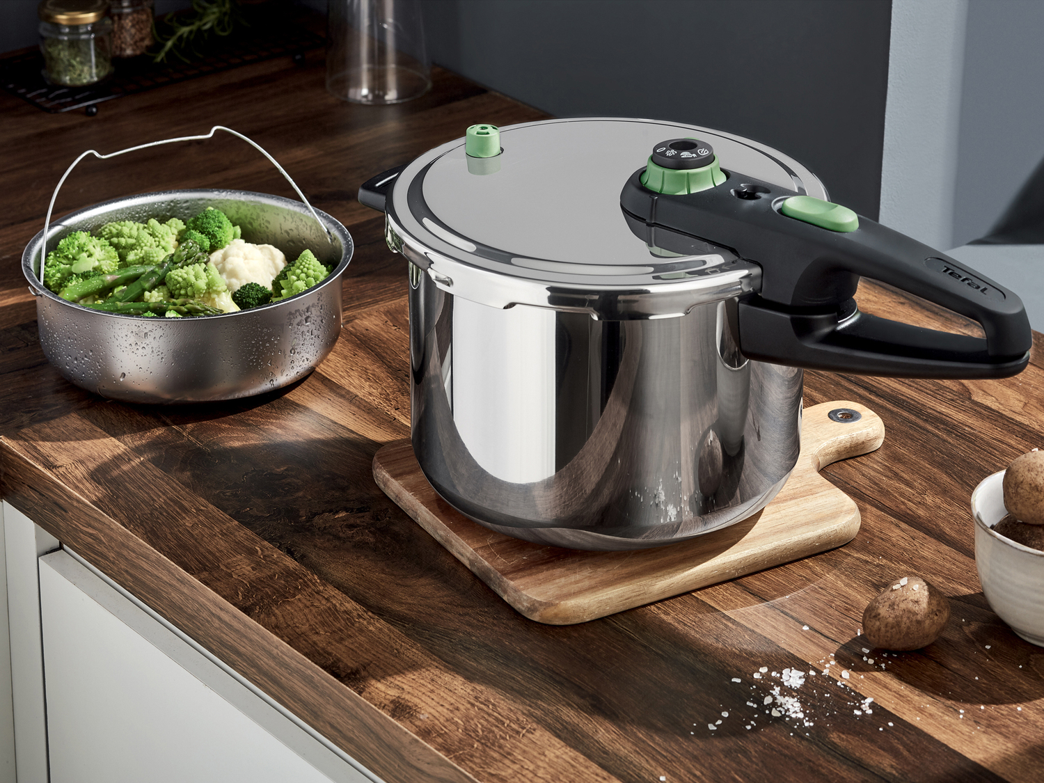 Pentola a pressione Tefal, prezzo 49.00 €
6 L
- Con sistema a 5 sicurezze
- ...