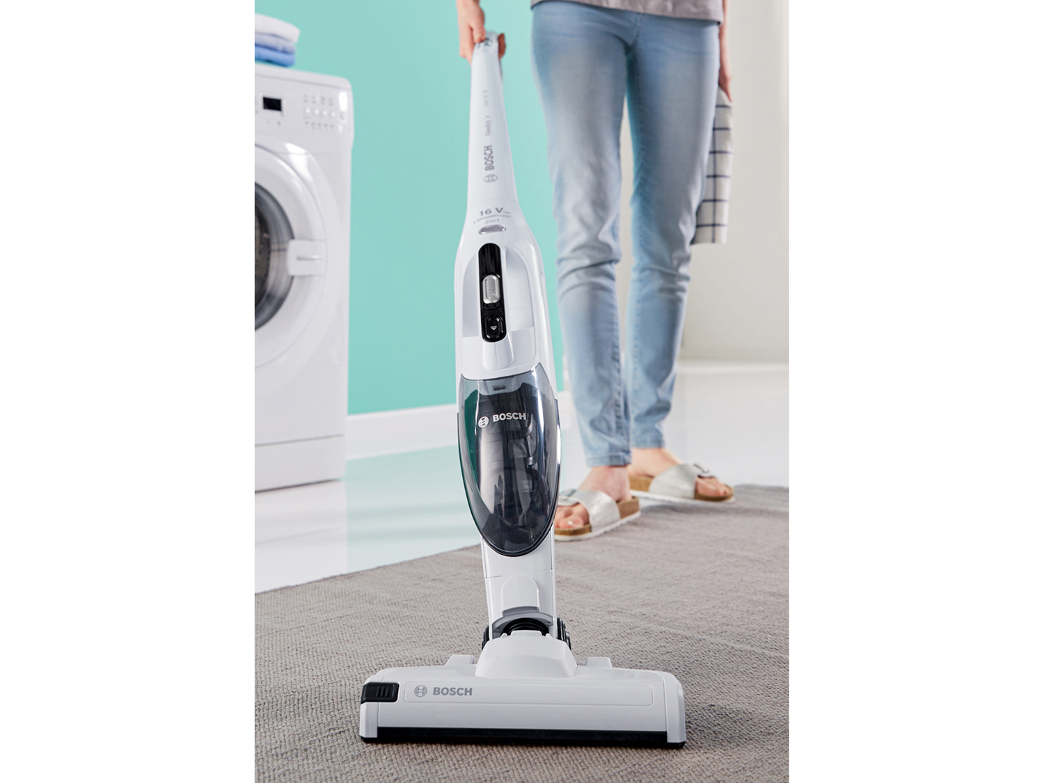 Scopa elettrica ricaricabile 2 in 1 Bosch, prezzo 119.00 €
- Fino a 40 minuti ...