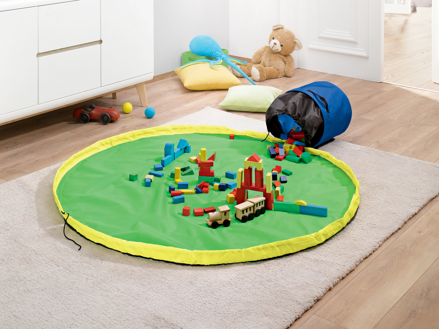 Cesto con coperta per giochi Livarno, prezzo 8.99 €
- Utilizzabili anche ...