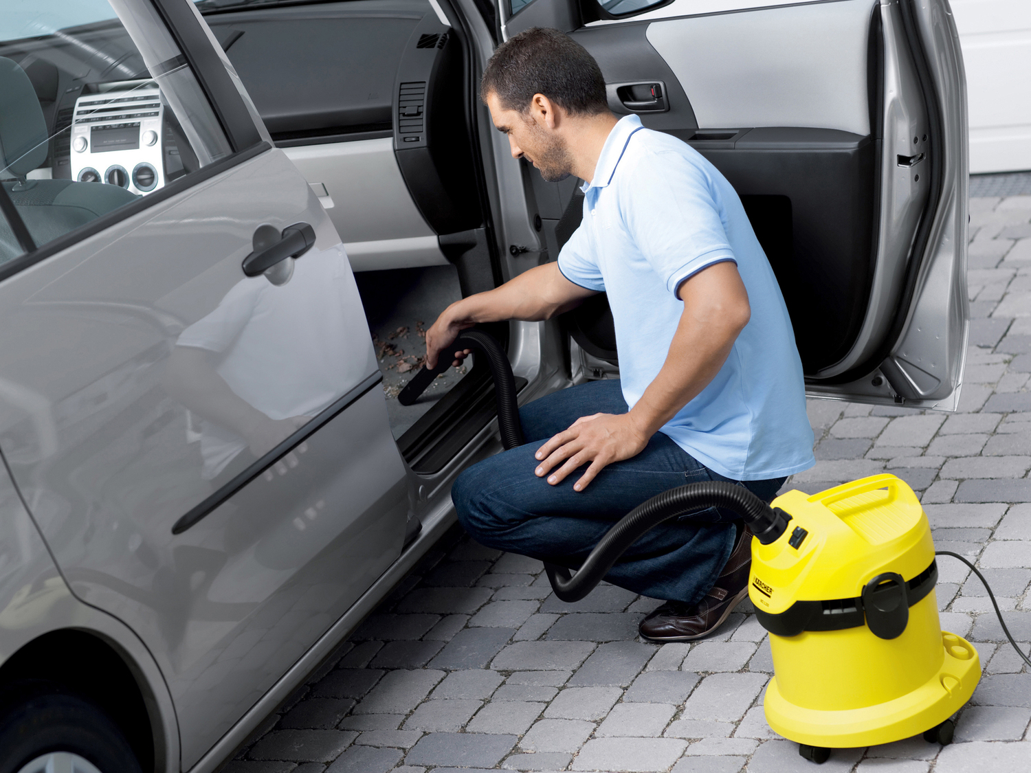 Aspirapolvere-liquidi Karcher WD 2 200, prezzo 55.00 € 
- Capacità: 12 L
- ...
