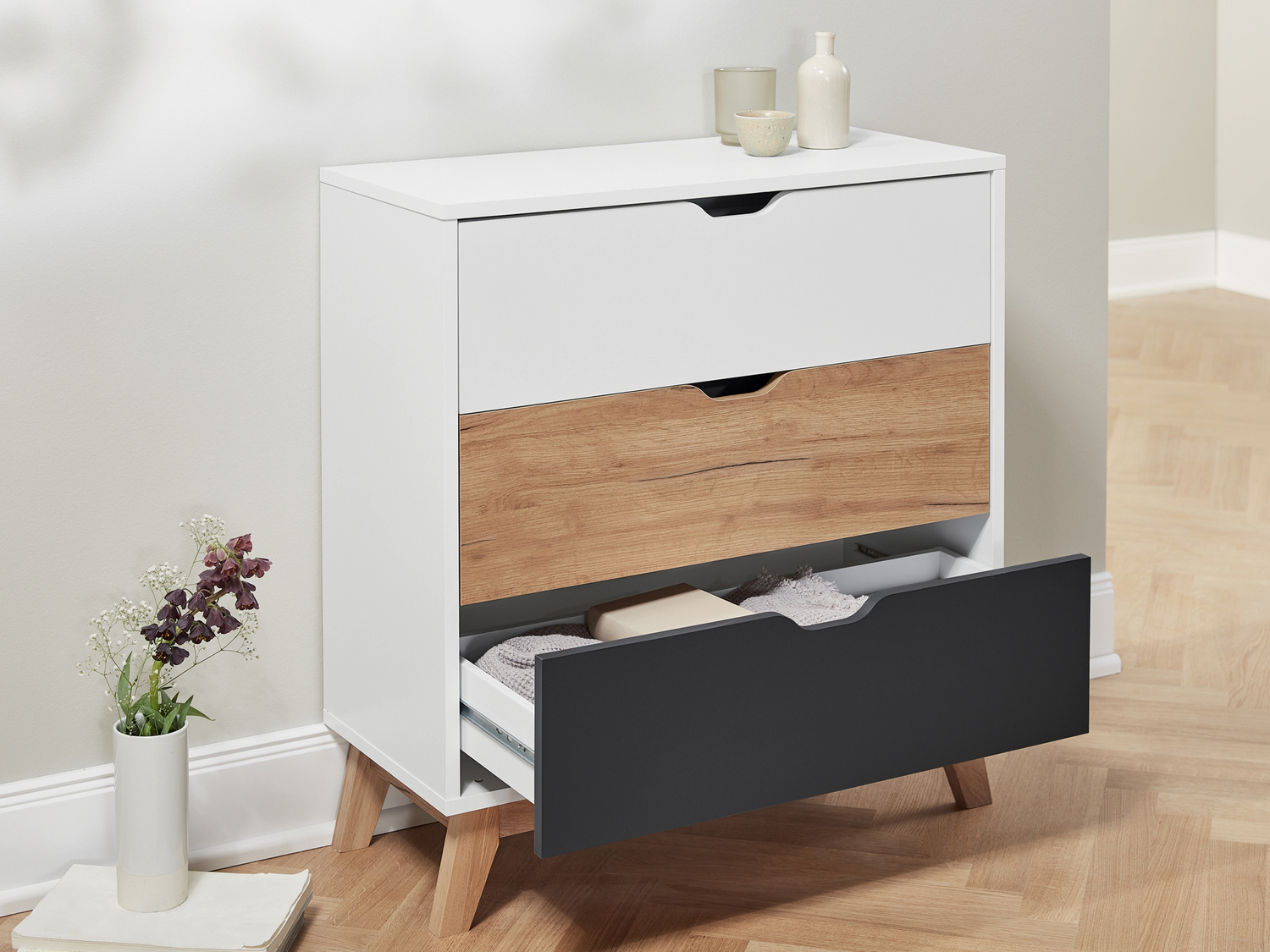 Mobiletto con 3 cassetti Livarno, prezzo 69.00 €
- Dimensioni: 80 x 35 ...