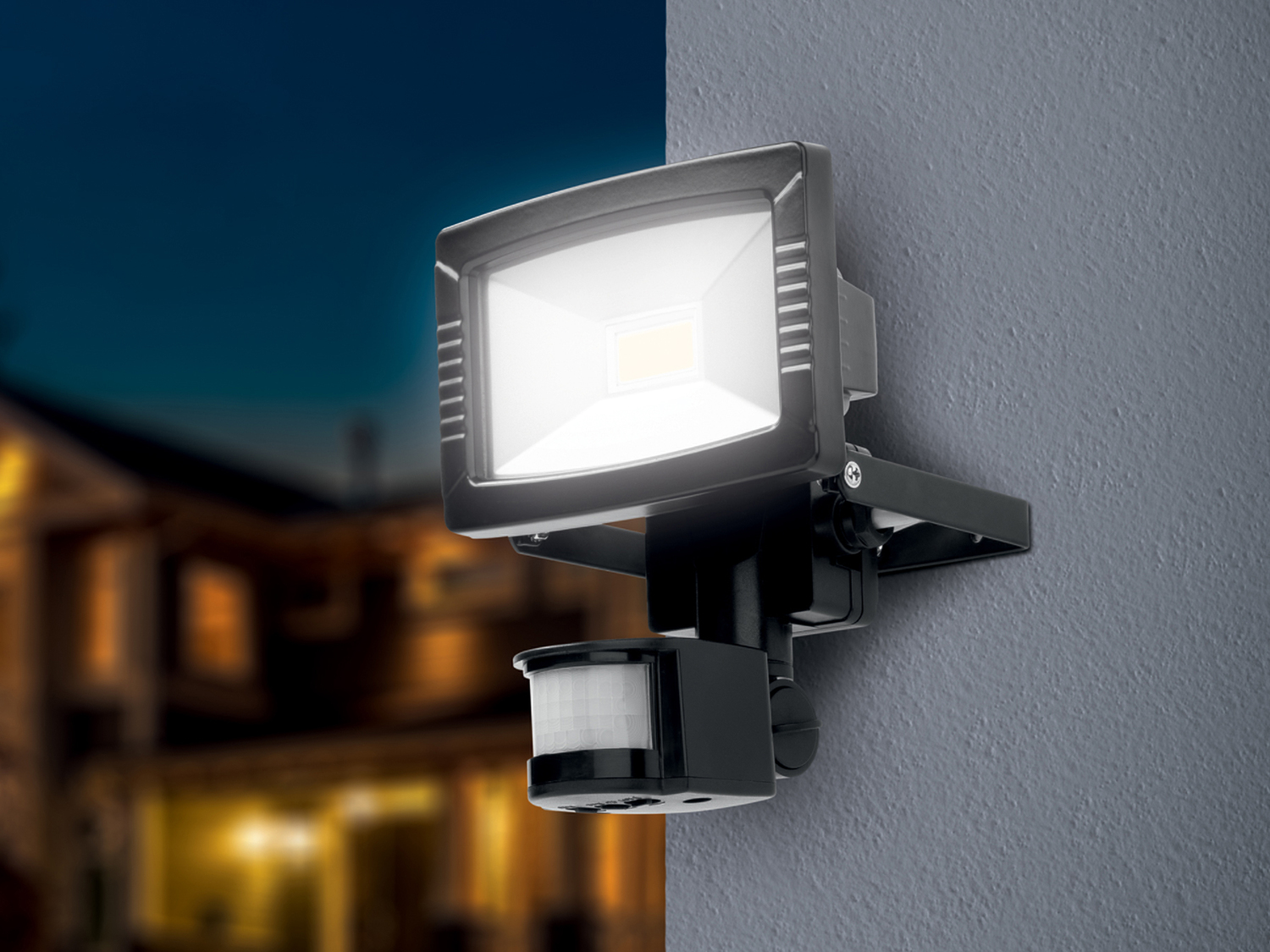 Faro LED con rilevatore di movimento Livarno, prezzo 19.99 €
- 22 W, 4000 K ...