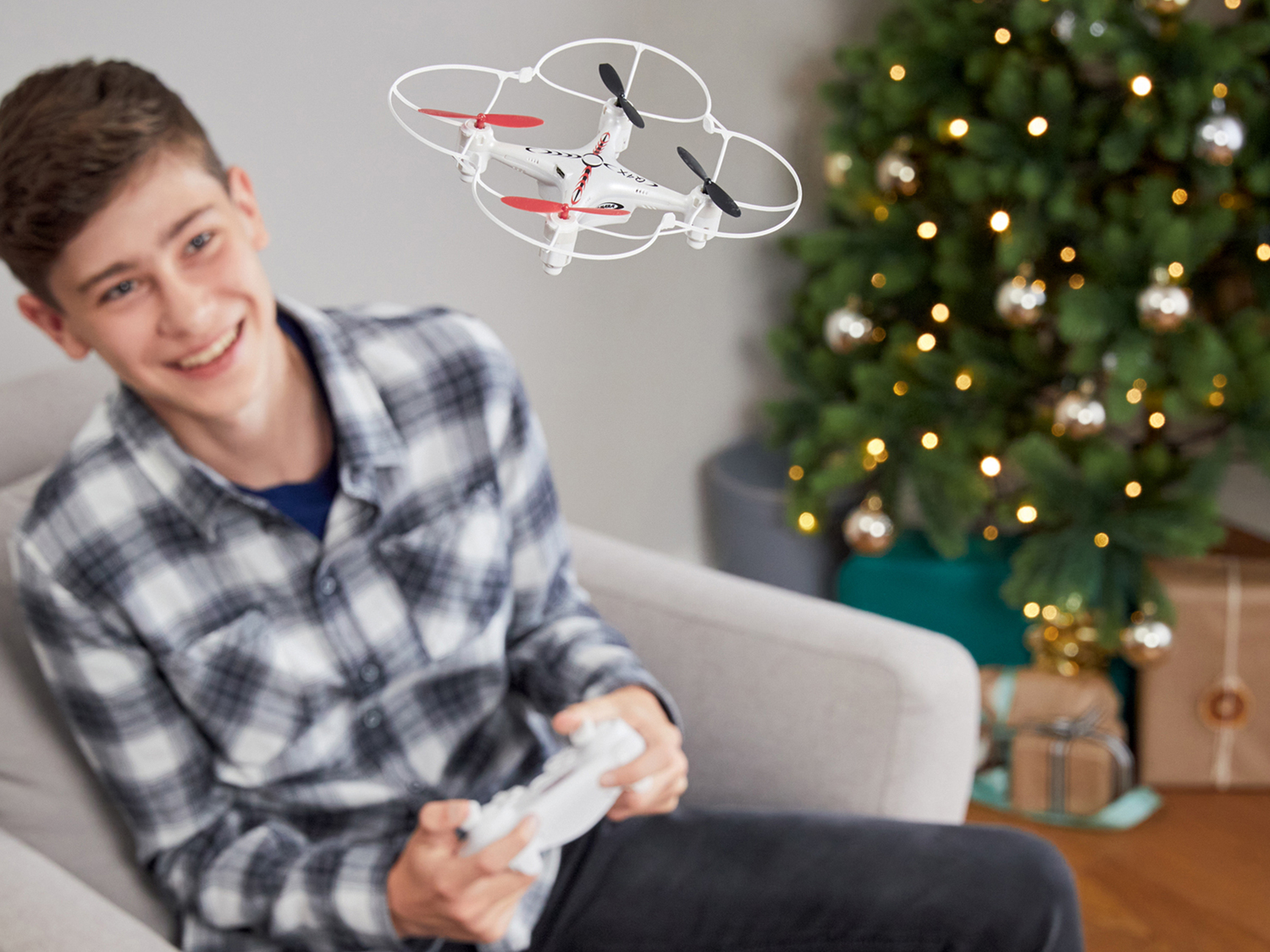 Elicottero o drone radiocomandato Jamara, prezzo 19.99 € 
- Batterie e cavo di ...