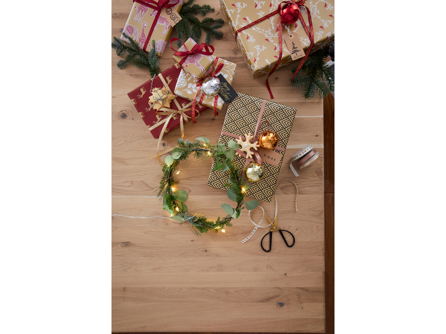 Catena luminosa 20 LED Livarno, prezzo 2.99 €
Luce bianca calda o fredda ...