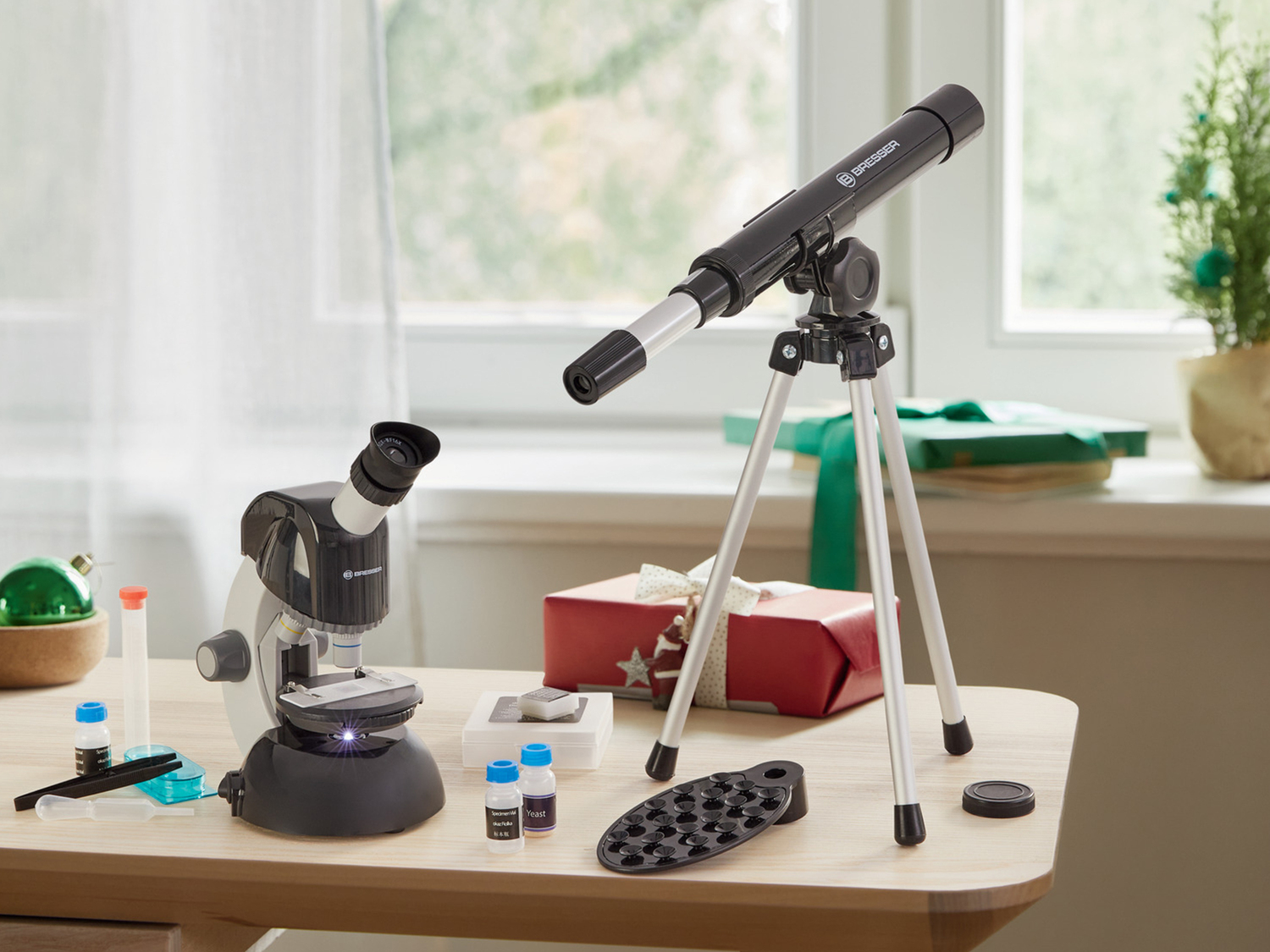 Set telescopio e microscopio Bresser, prezzo 39.99 €
- Telescopio con ingrandimento ...